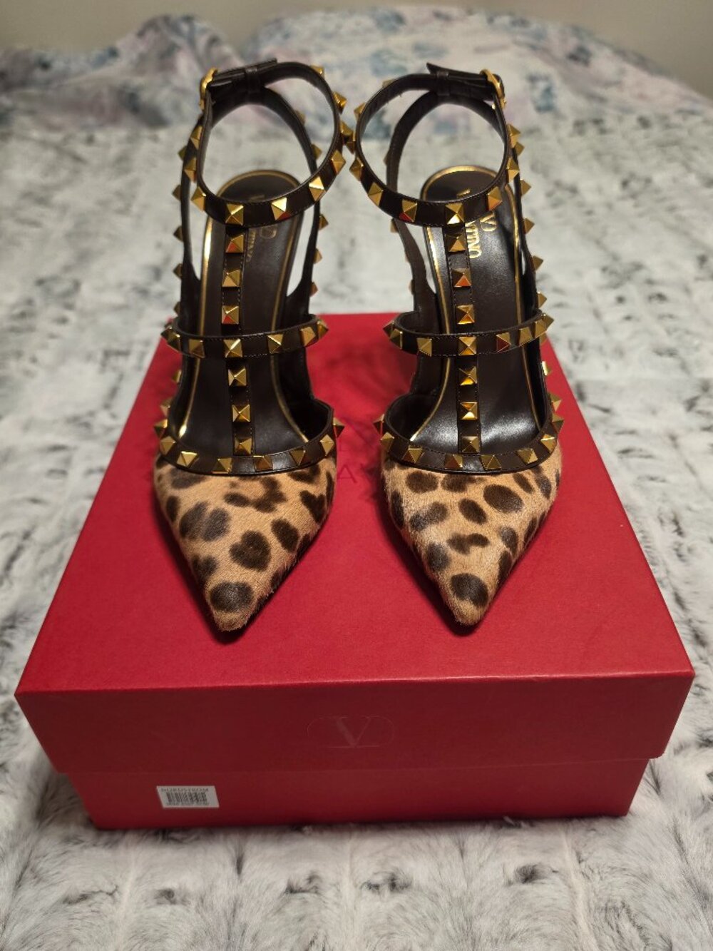 Valentino Garavani Rockstud Leopard Pony Hair Pumps – 39.5